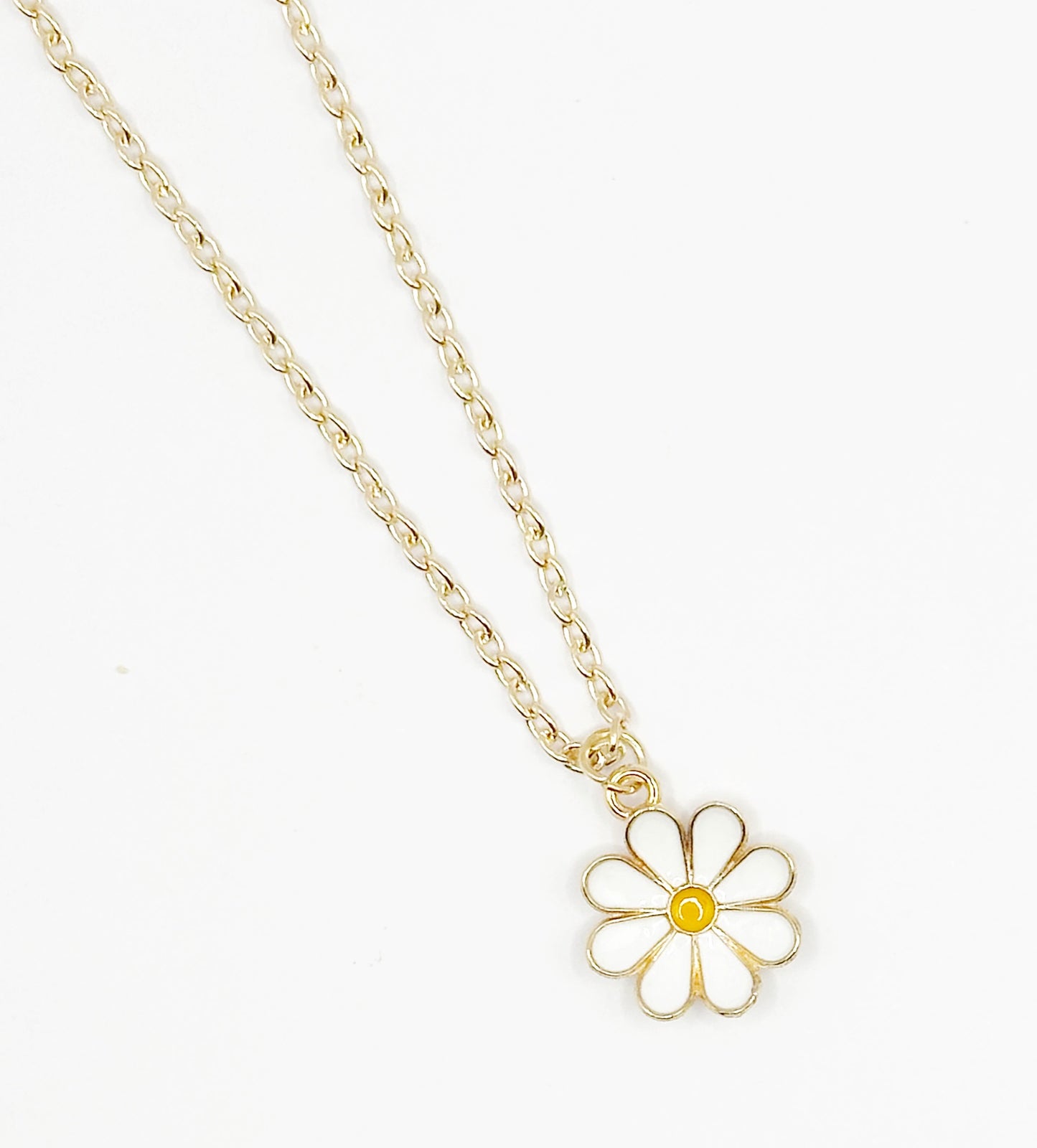 Daisy enamel necklace
