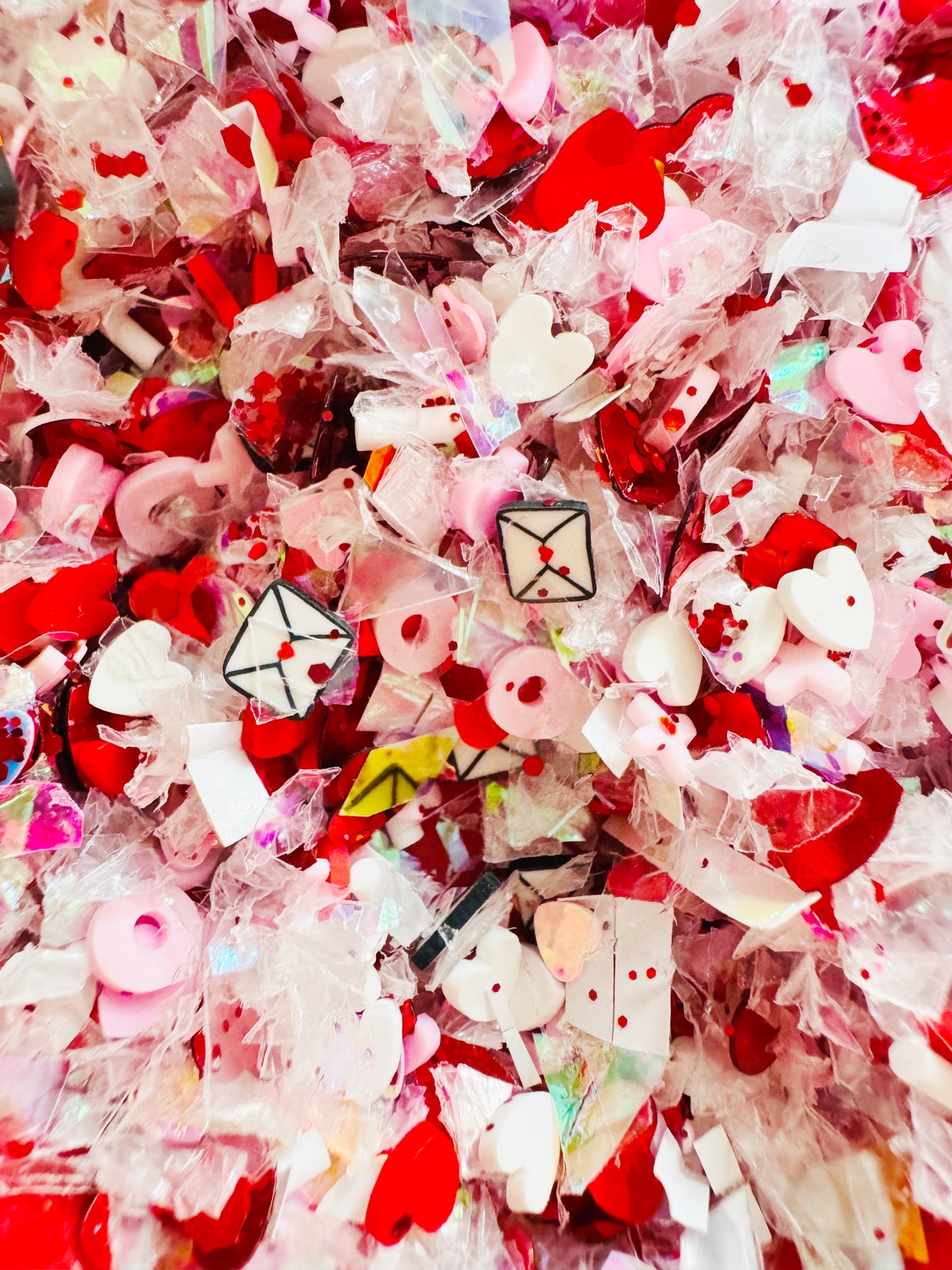 Valentine’s love heart sprinkle confetti