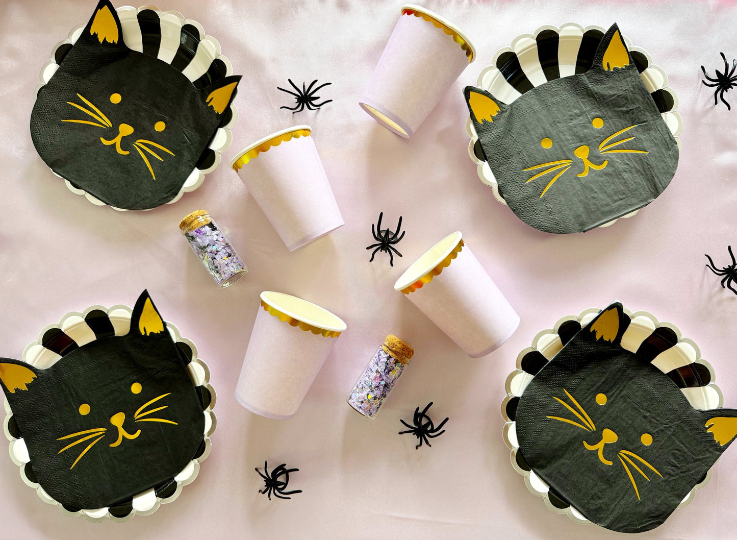 Lilac gold foil party paper cups