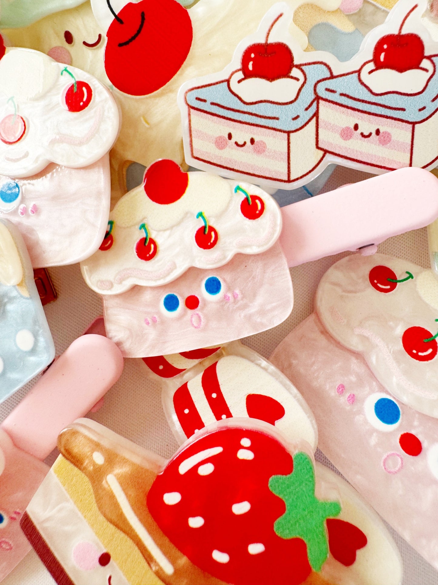Cake character hair clips