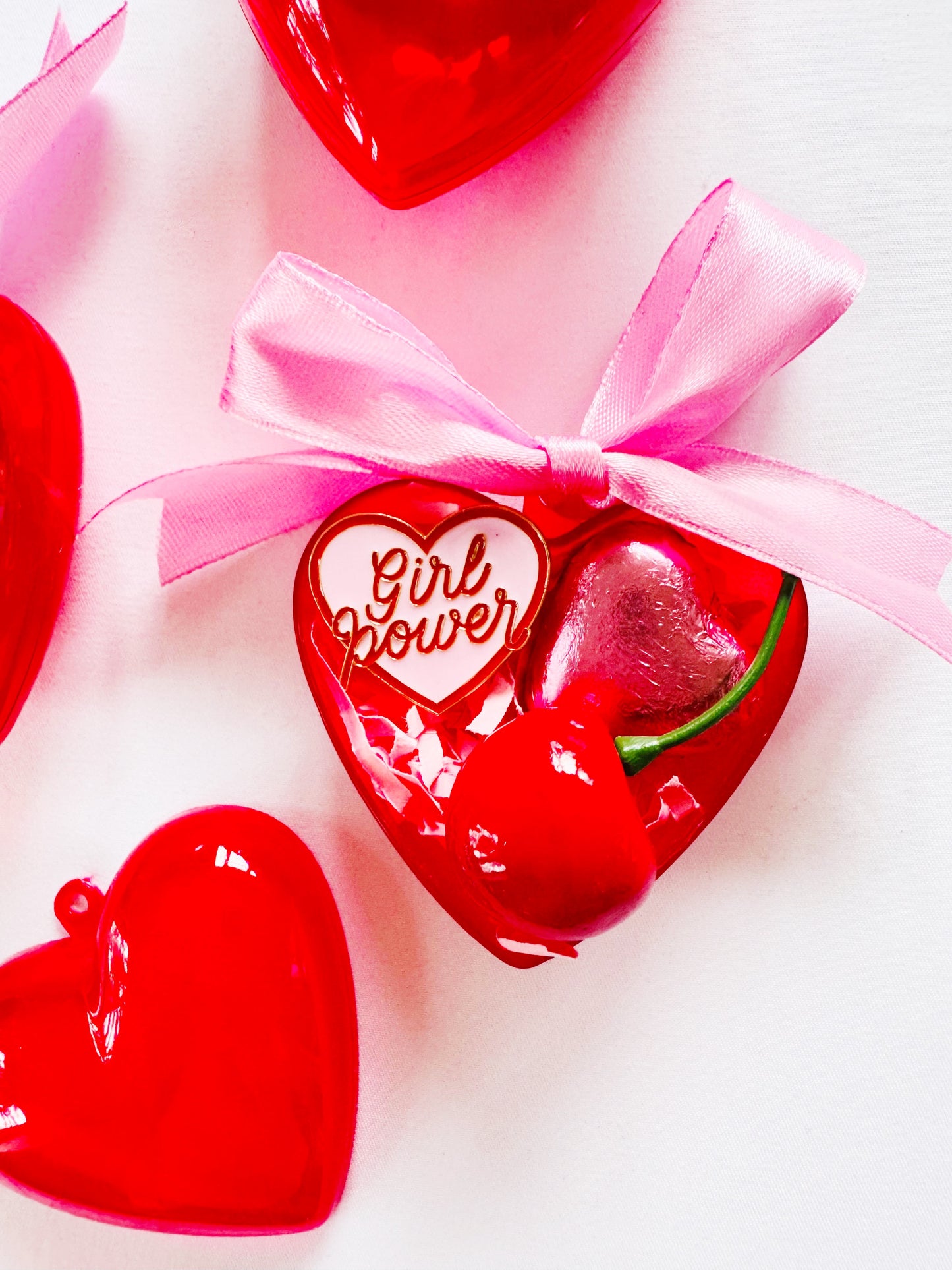 Love heart plastic gift containers 