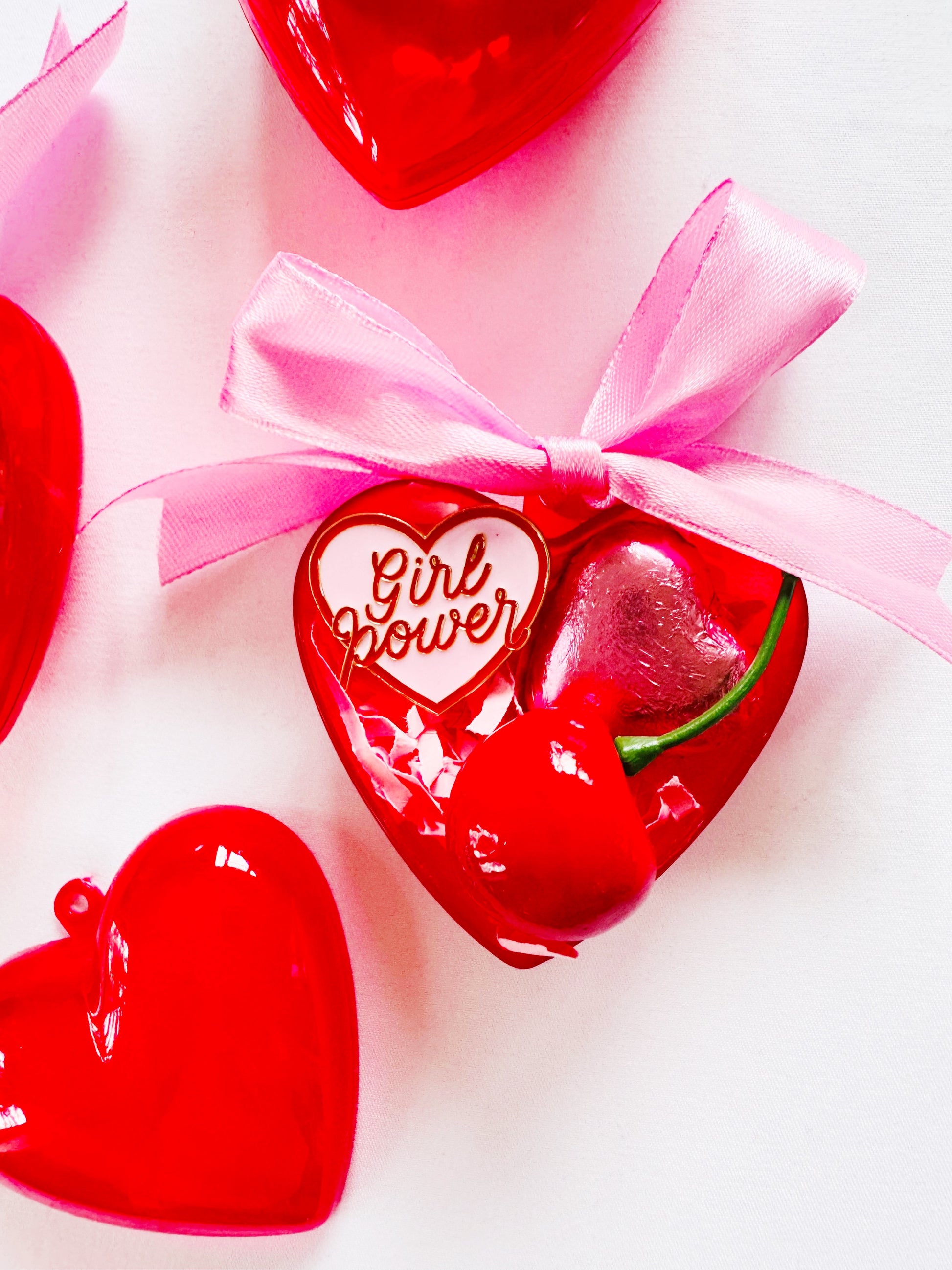 Love heart plastic gift containers 